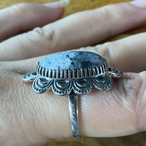Genuine White Buffalo Sterling Silver Ring Size 7 - Picture 3 of 9